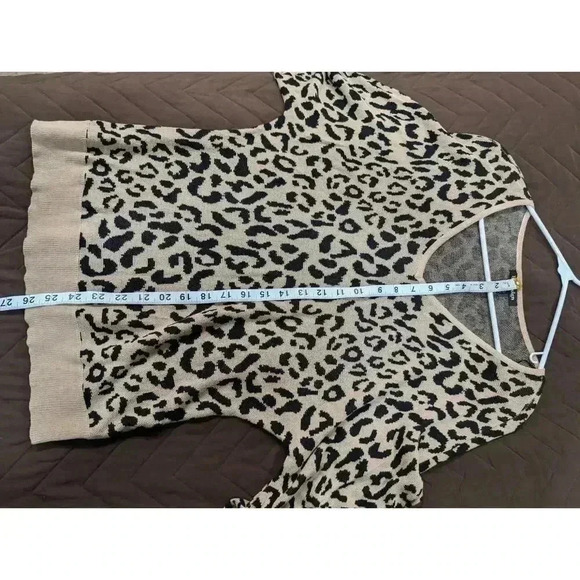 Cheetah print knit 3/4 long sleeve sweater by BYDesign size L - Picture 6 of 6